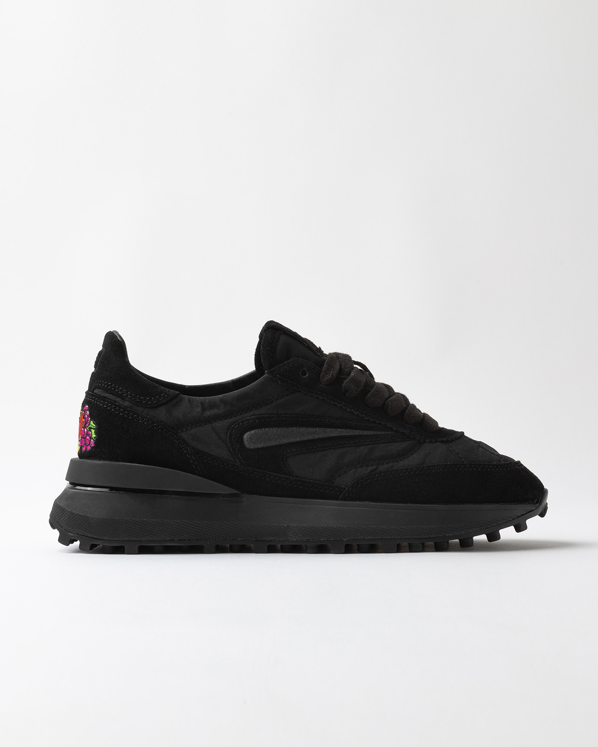 D.A.T.E.: ATHLETA FRUIT BLACK