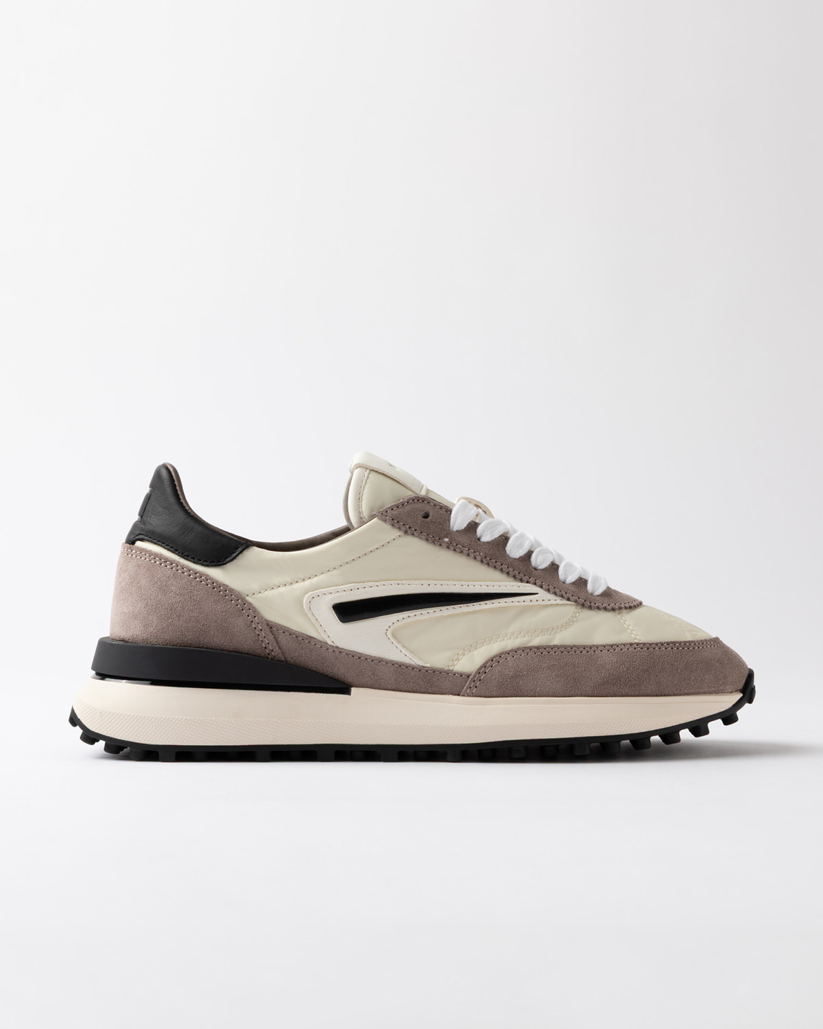 D.A.T.E.: ATHLETA NYLON MILK-BLACK