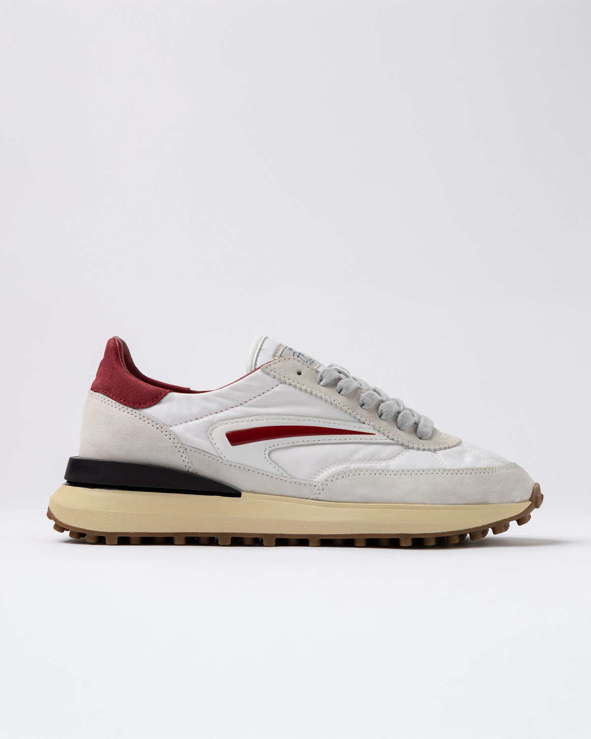 D.A.T.E.: ATHLETA NYLON WHITE-BORDEAUX