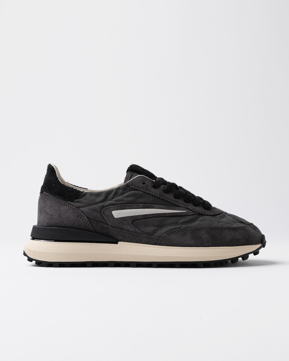 D.A.T.E.: ATHLETA TOUCH ANTHRACITE