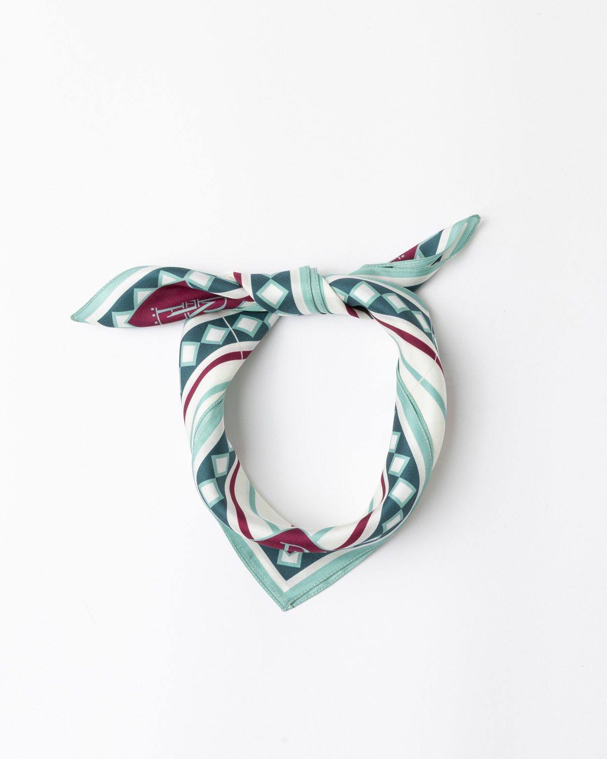 D.A.T.E.: FOULARD CEMENTINA