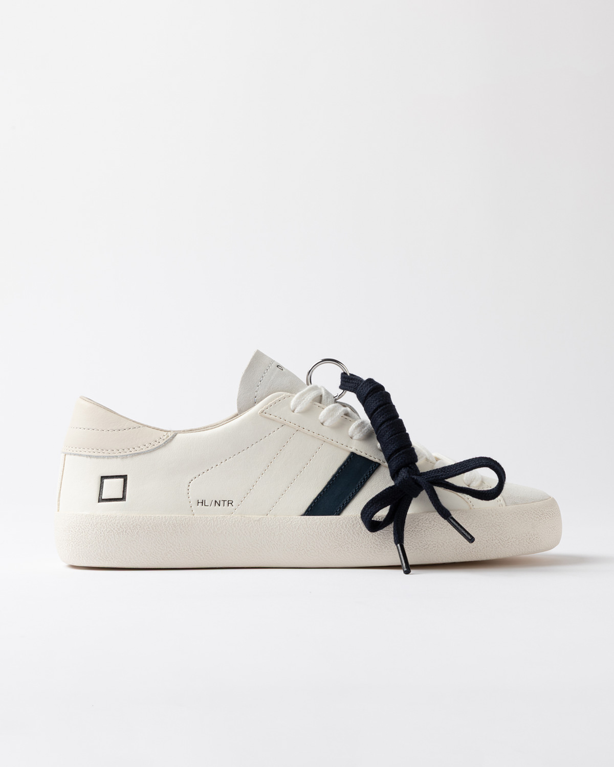 D.A.T.E.: HILL LOW NATURAL WHITE-BLUE