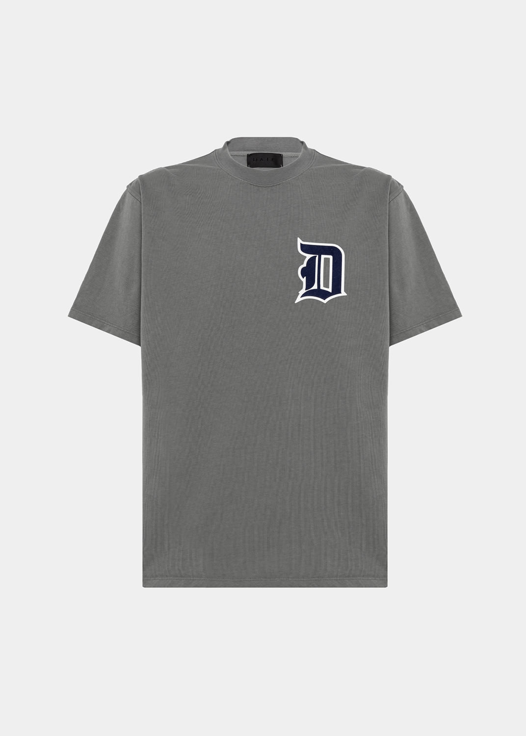 D.A.T.E.: T-SHIRT OVER LETTER GRAY