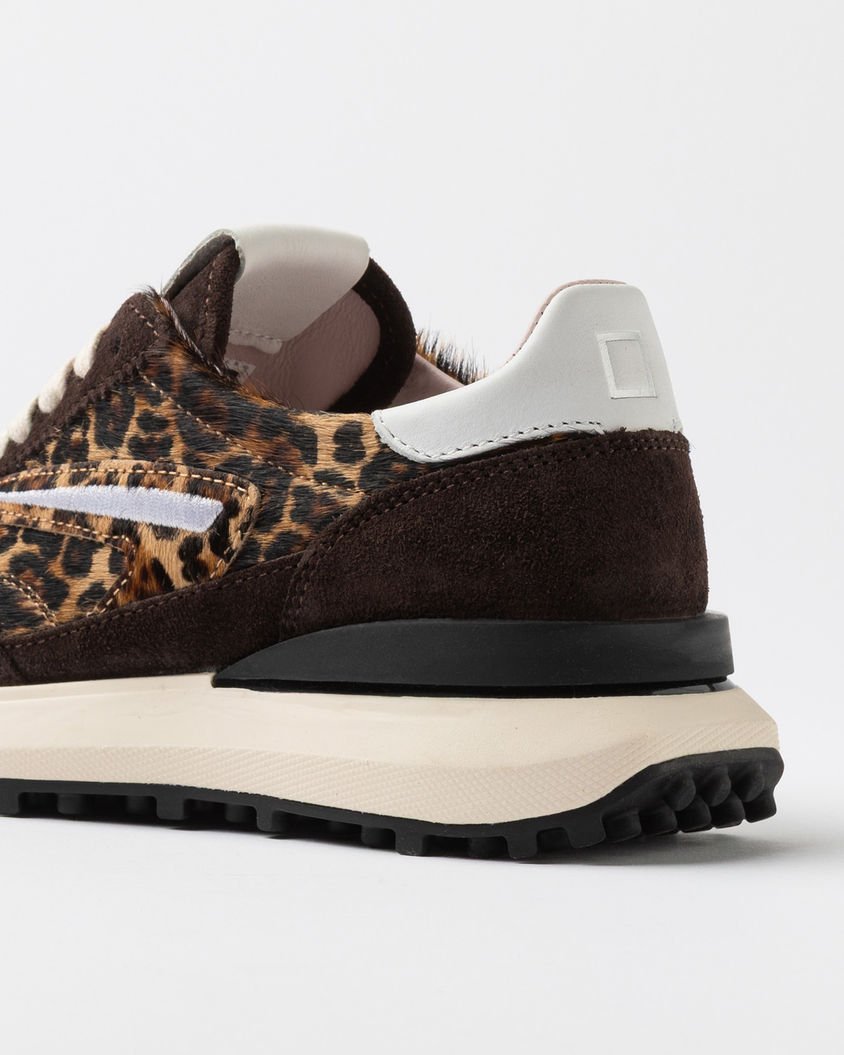 D.A.T.E.: ATHLETA ANIMALIER LEOPARD