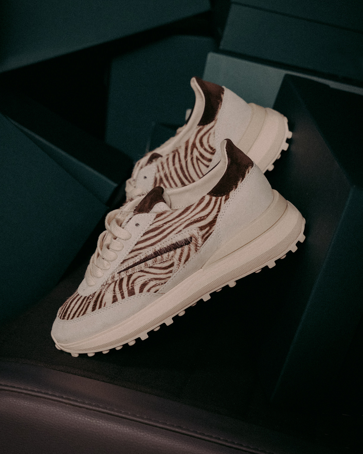 D.A.T.E.: ATHLETA ANIMALIER ZEBRA