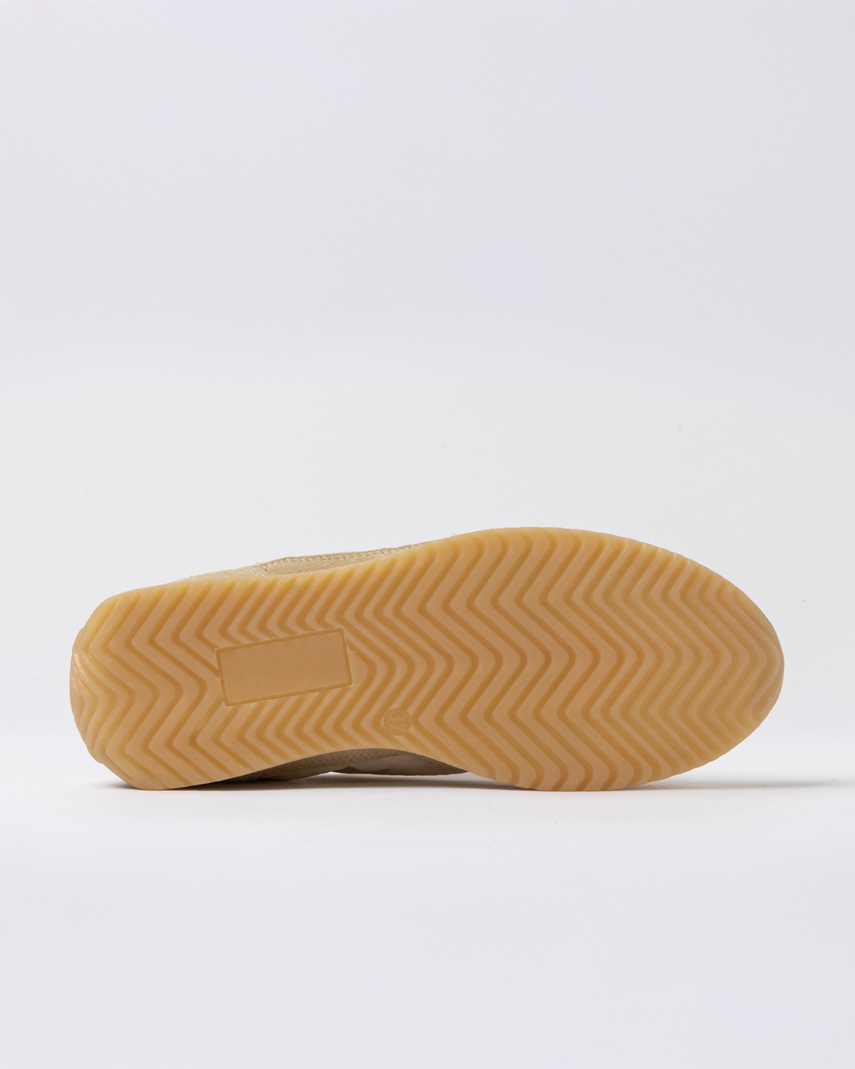 D.A.T.E.: ATHLETA BALLET COLORED IVORY