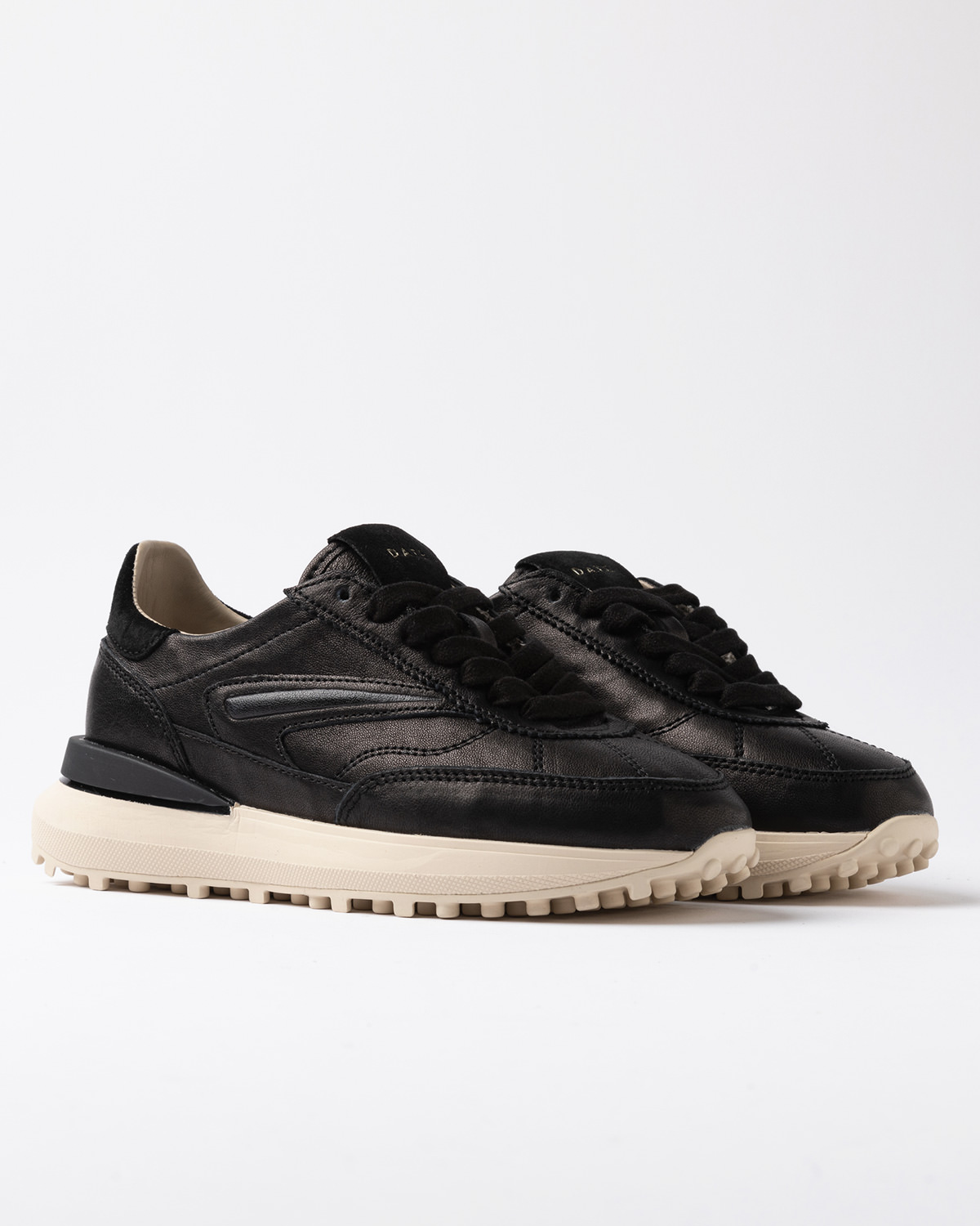 D.A.T.E.: ATHLETA NATURAL BLACK