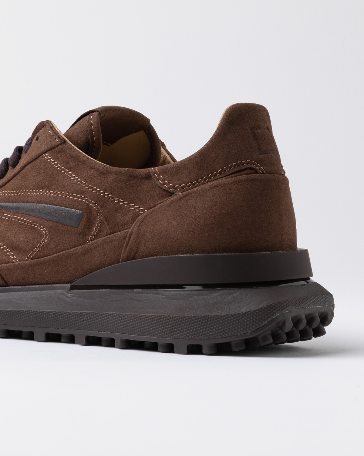 D.A.T.E.: ATHLETA NATURAL T.MORO