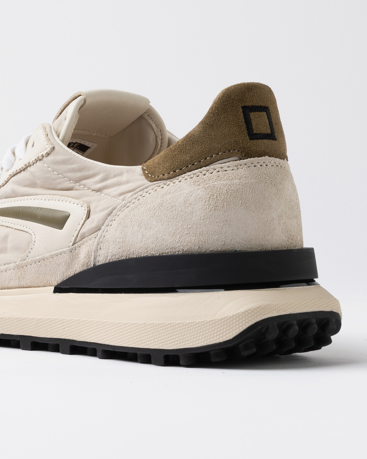 D.A.T.E.: ATHLETA NYLON BEIGE