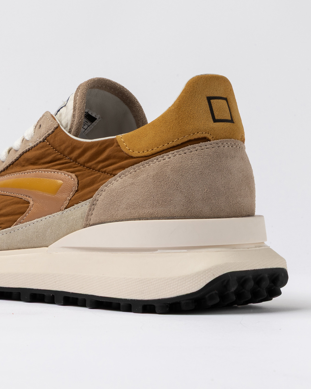 D.A.T.E.: ATHLETA NYLON CUOIO