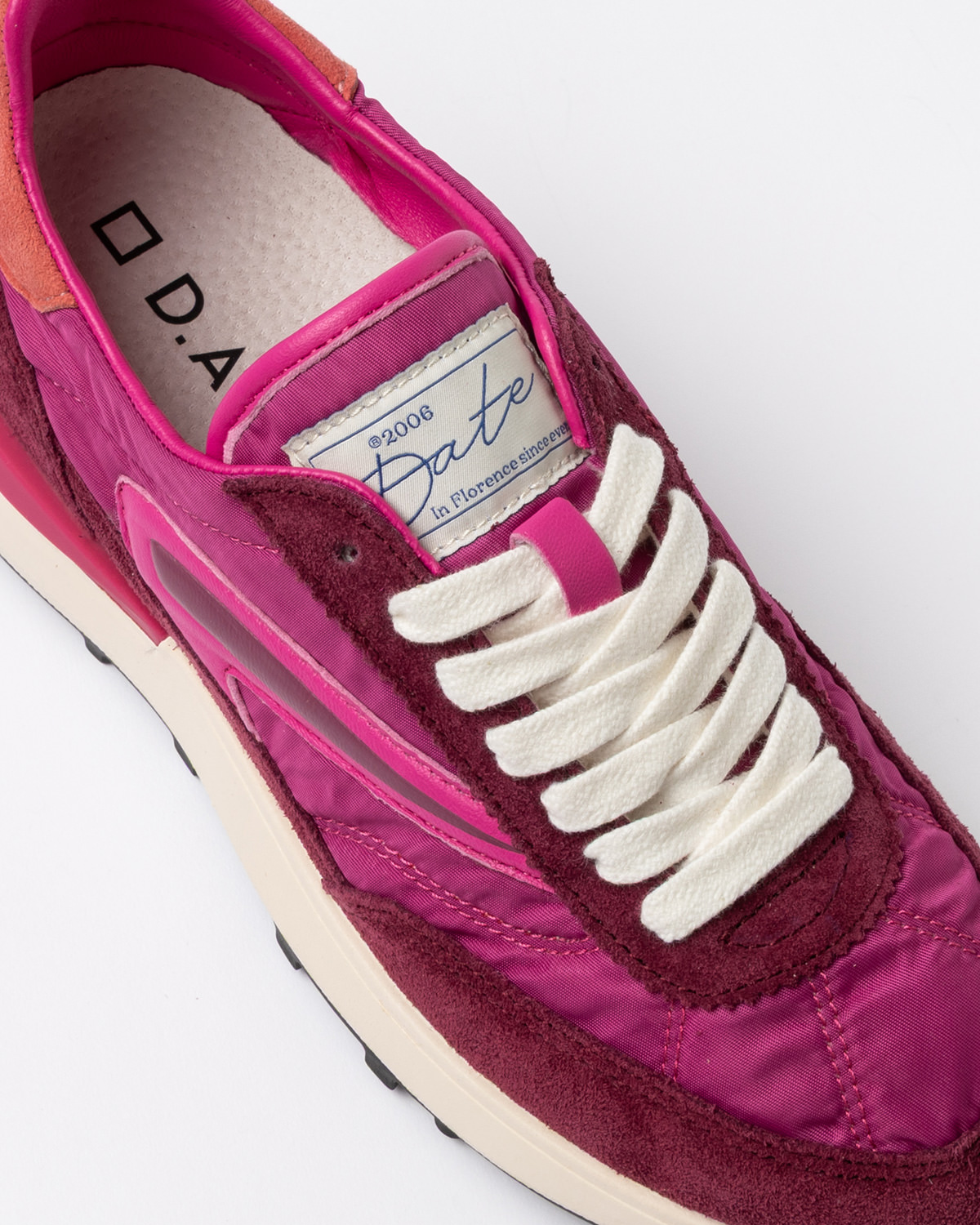 D.A.T.E.: ATHLETA NYLON FUXIA