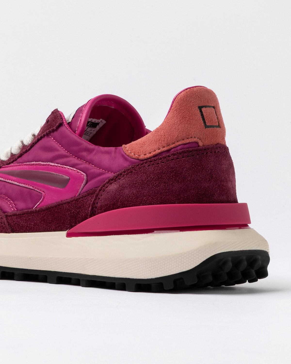 D.A.T.E.: ATHLETA NYLON FUXIA