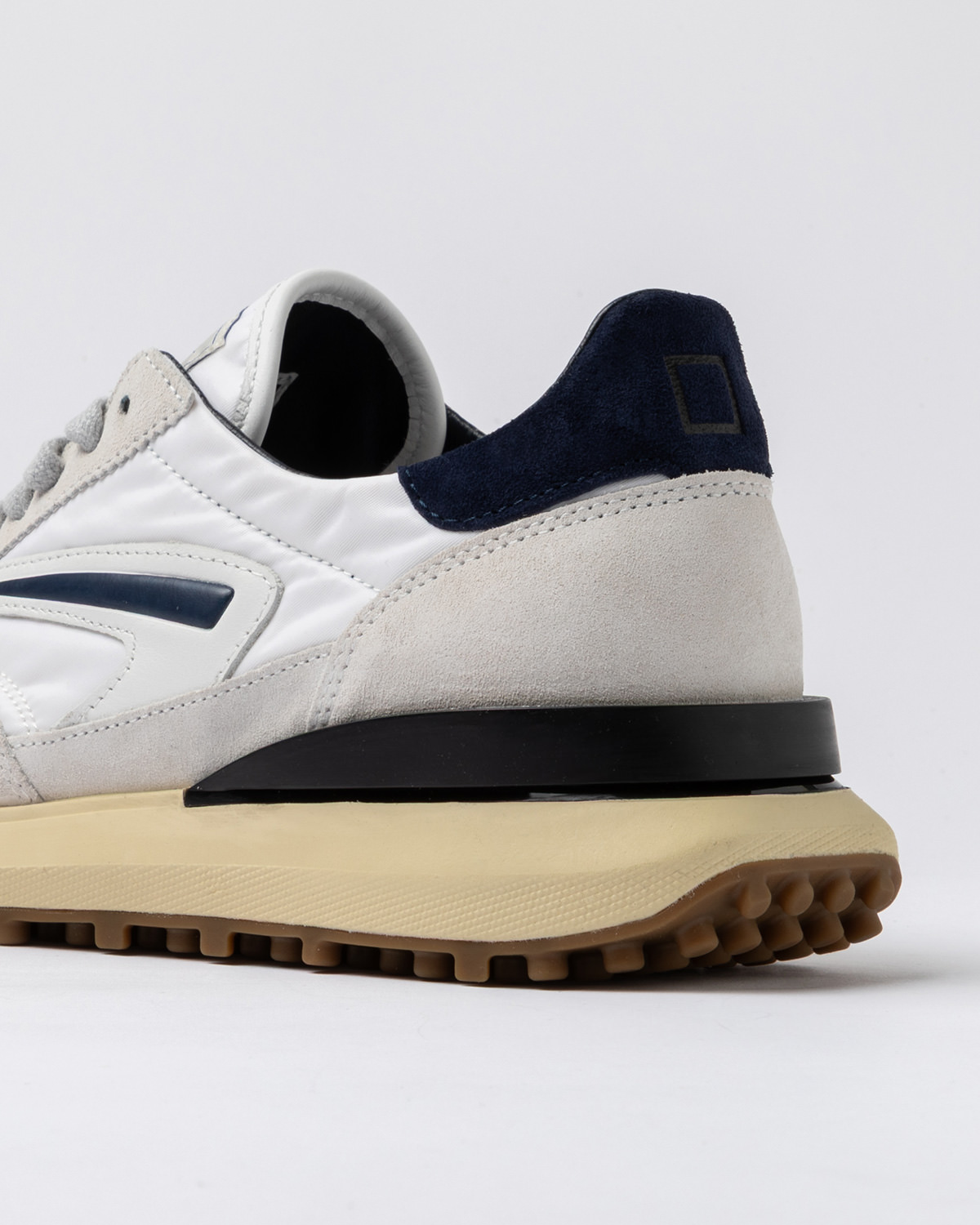 D.A.T.E.: ATHLETA NYLON WHITE-BLUE