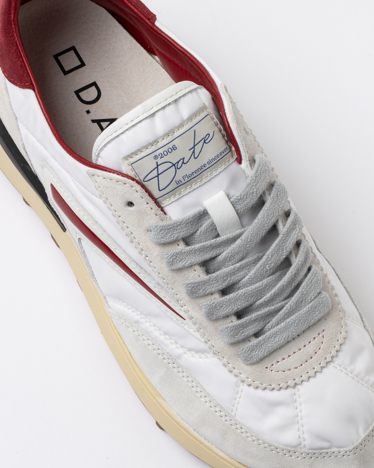 D.A.T.E.: ATHLETA NYLON WHITE-BORDEAUX