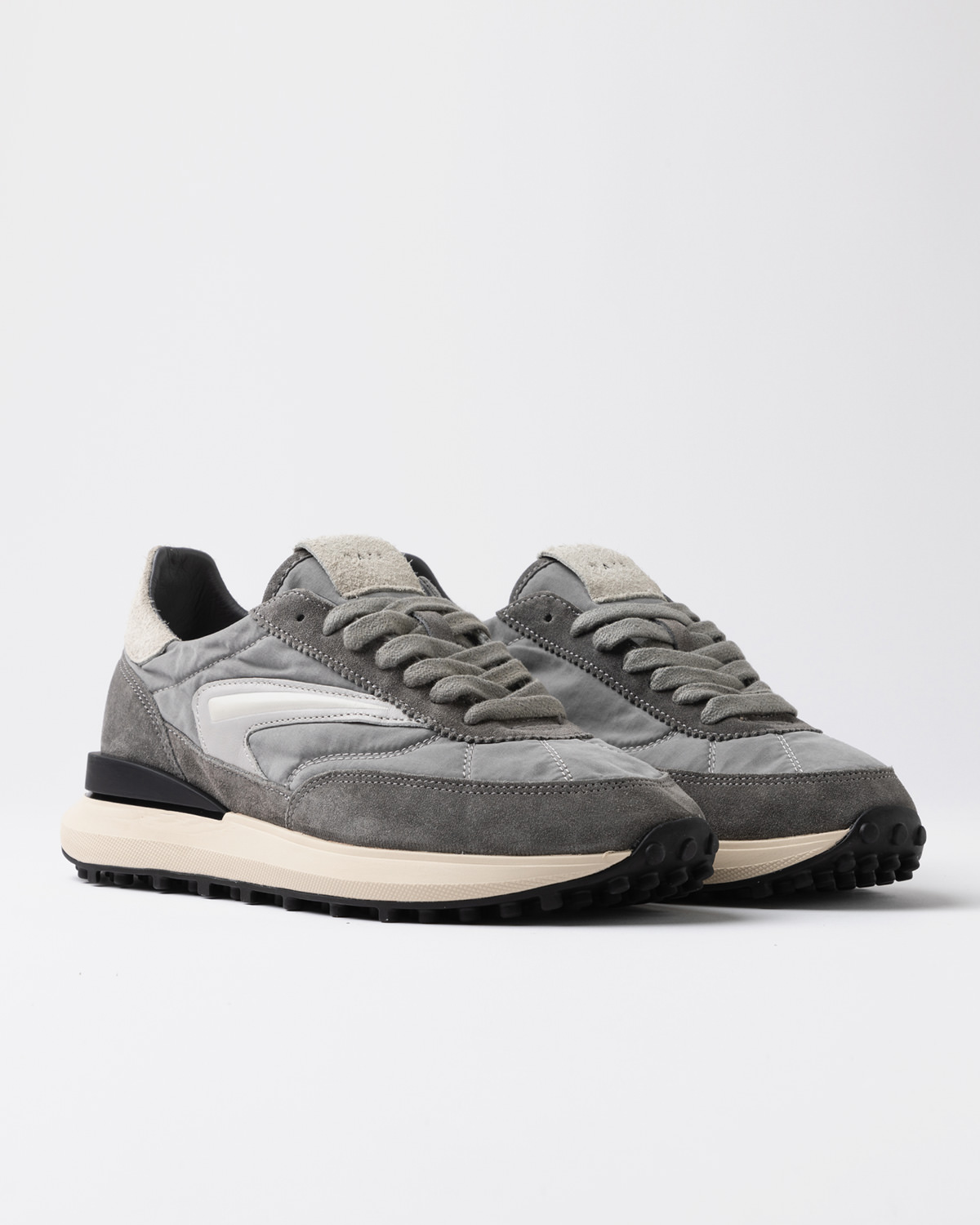 D.A.T.E.: ATHLETA TOUCH GRAY