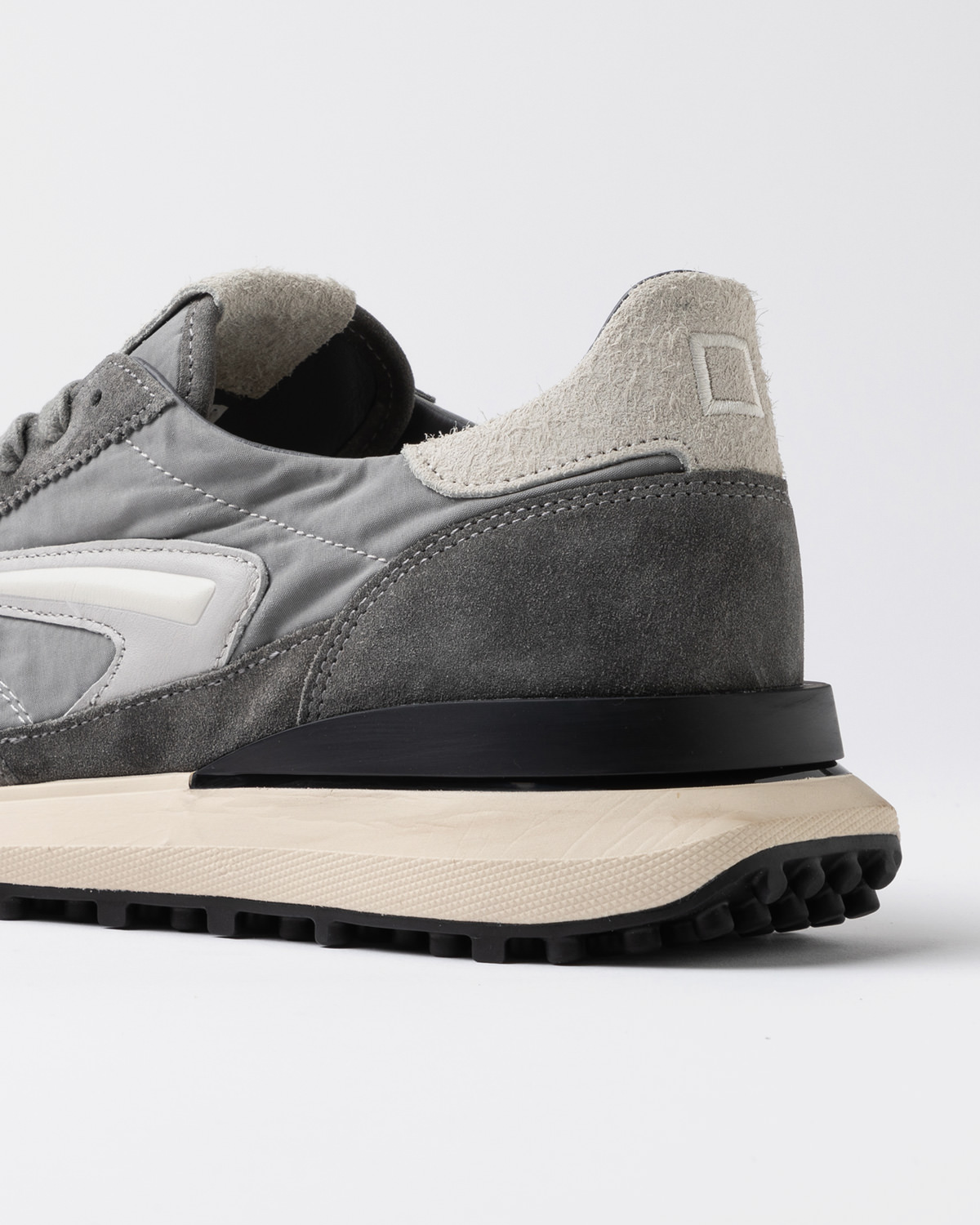 D.A.T.E.: ATHLETA TOUCH GRAY