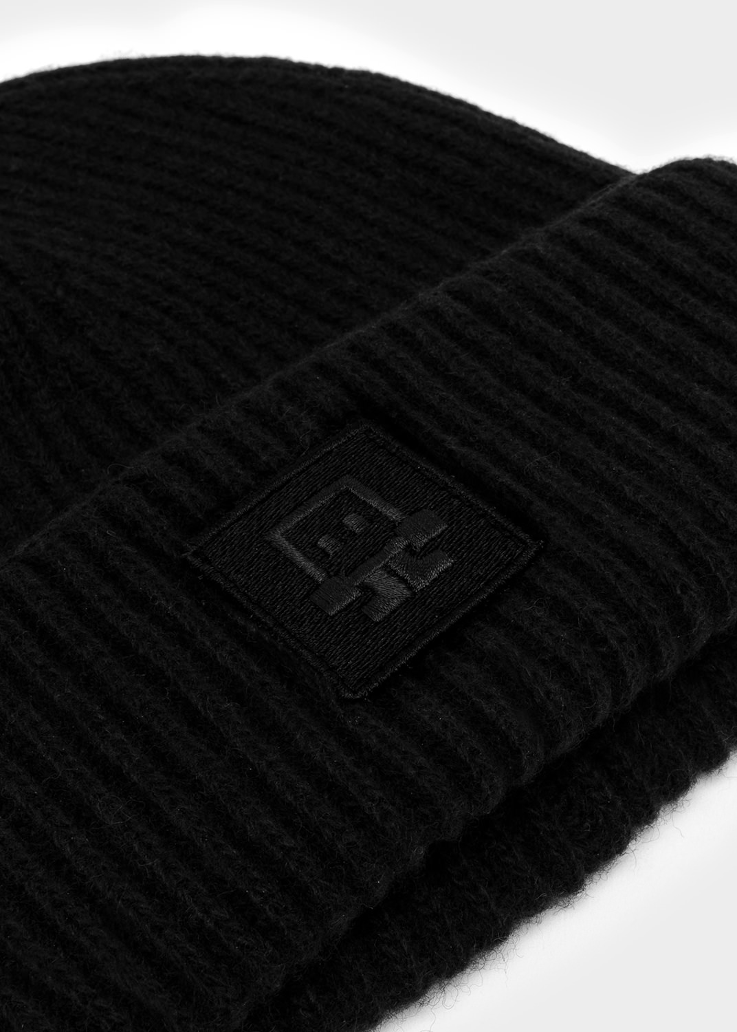 D.A.T.E.: BETTO WOOL BLACK