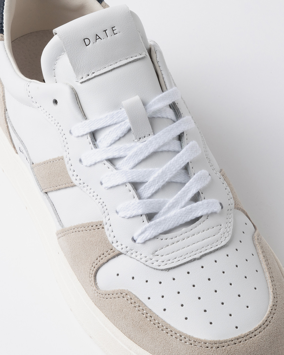 D.A.T.E.: COURT 2.0 BASIC WHITE-BLUE