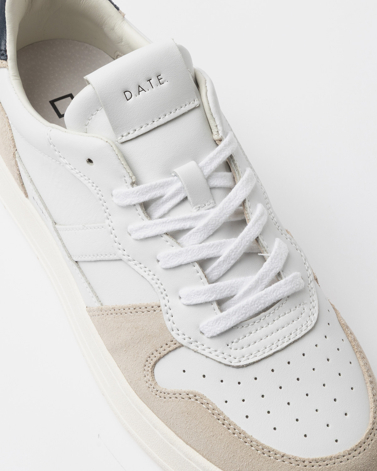 D.A.T.E.: COURT 2.0 BASIC WHITE-BLUE