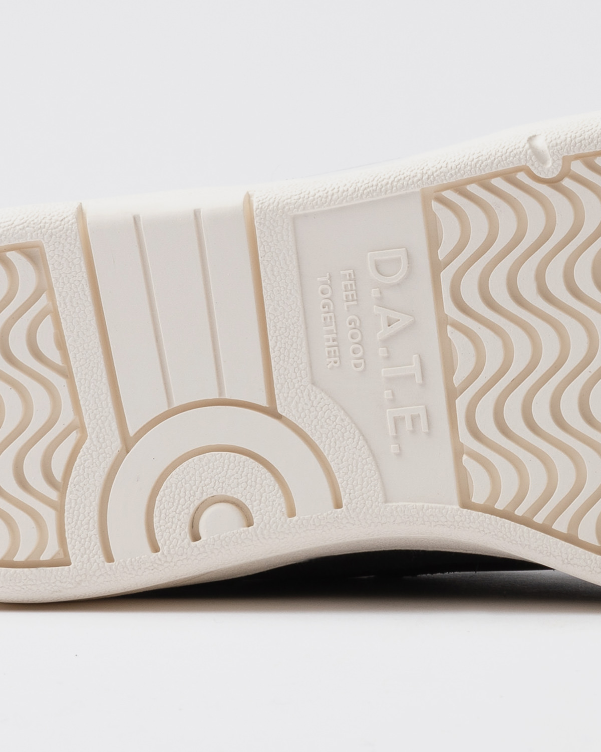 D.A.T.E.: COURT 2.0 BASIC WHITE