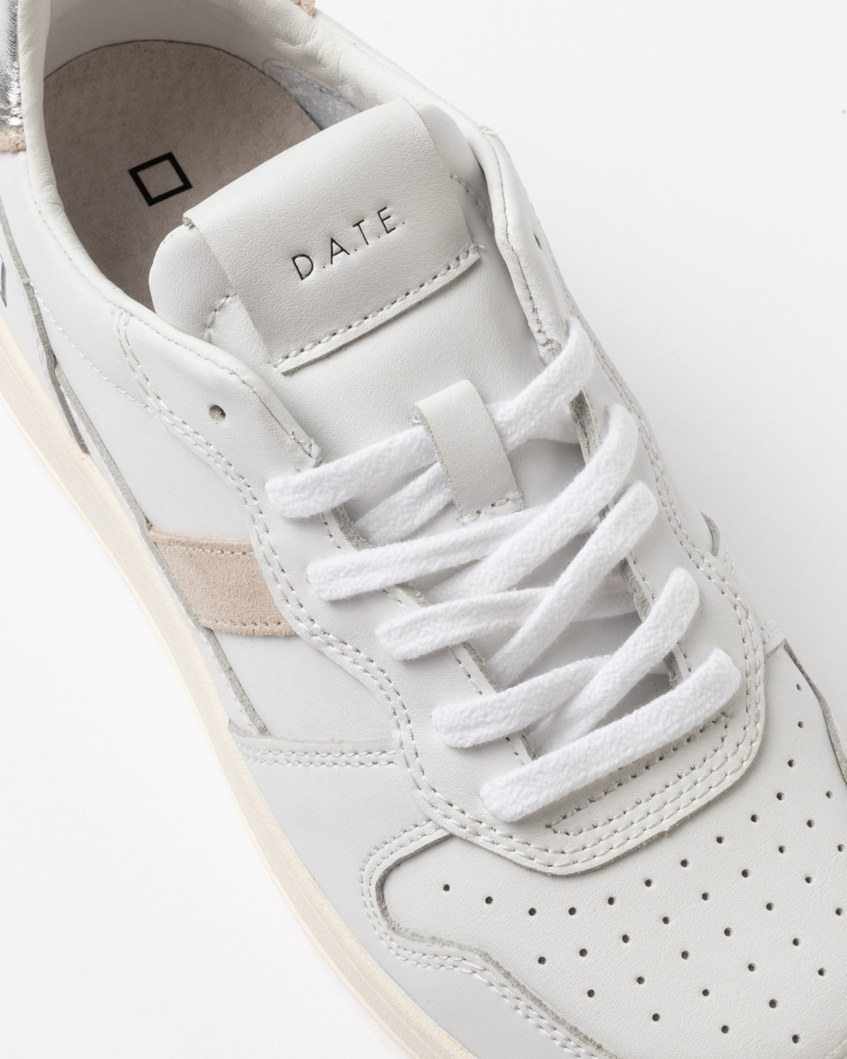 D.A.T.E.: COURT 2.0 BASIC WHITE-SILVER