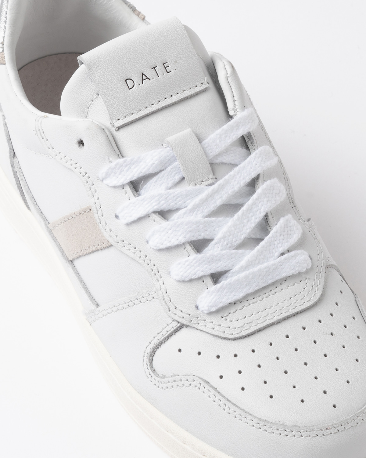 D.A.T.E.: COURT 2.0 BASIC WHITE-SILVER