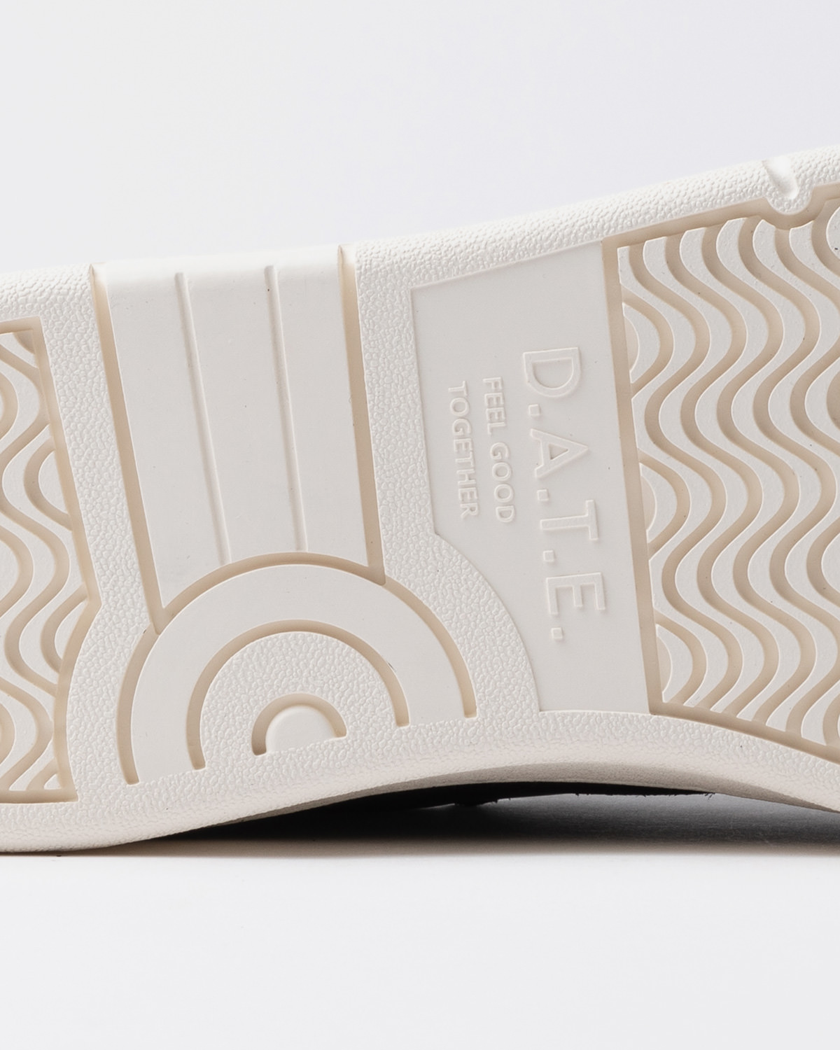 D.A.T.E.: COURT 2.0 GLITTER SILVER