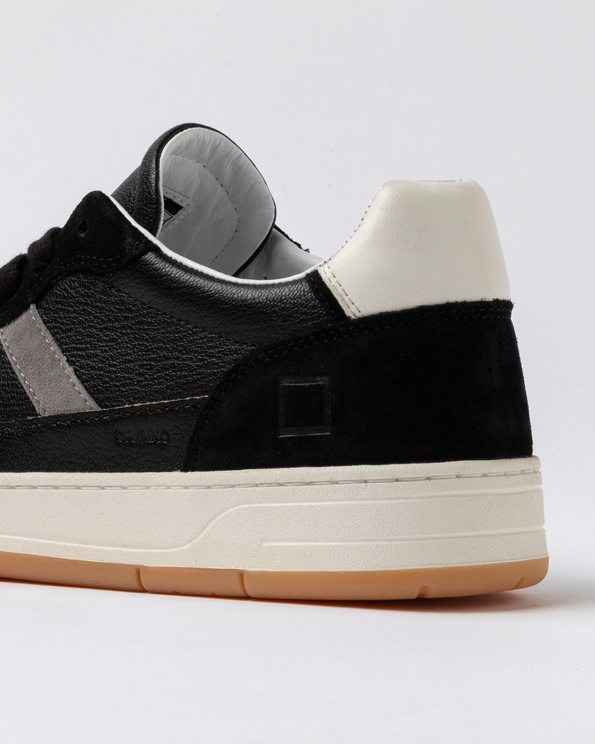 D.A.T.E.: COURT 2.0 MONO BLACK