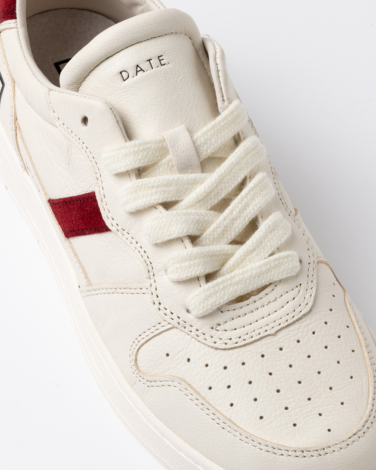 D.A.T.E.: COURT 2.0 NATURAL MILK