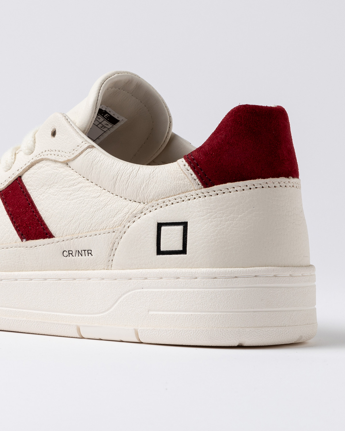 D.A.T.E.: COURT 2.0 NATURAL MILK