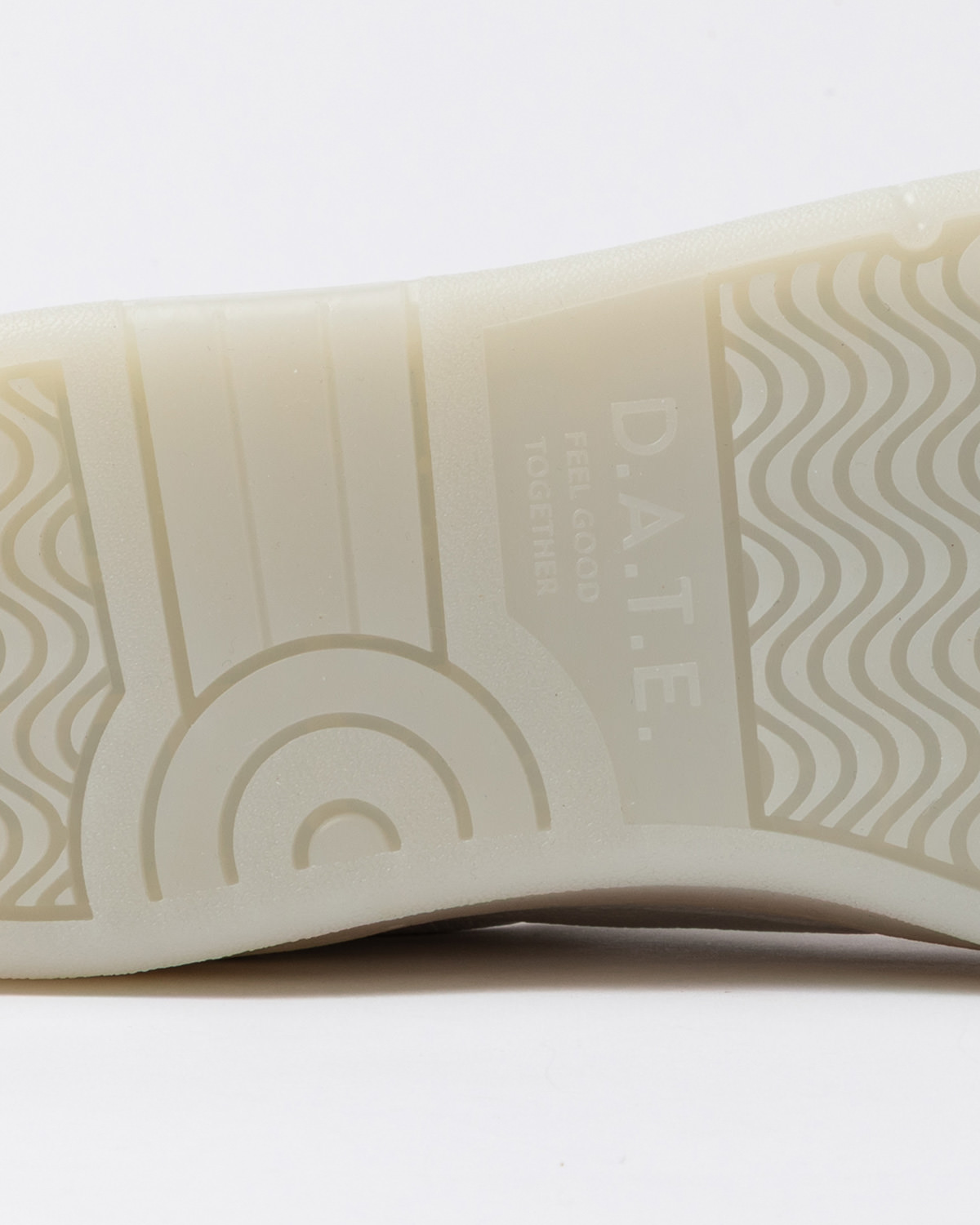 D.A.T.E.: COURT 2.0 NATURAL WHITE-BLUE