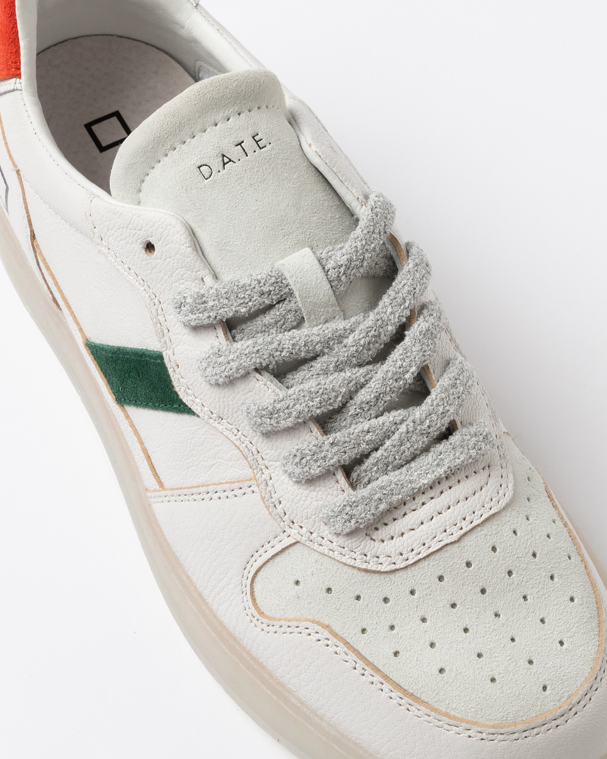 D.A.T.E.: COURT 2.0 NATURAL WHITE-ORANGE