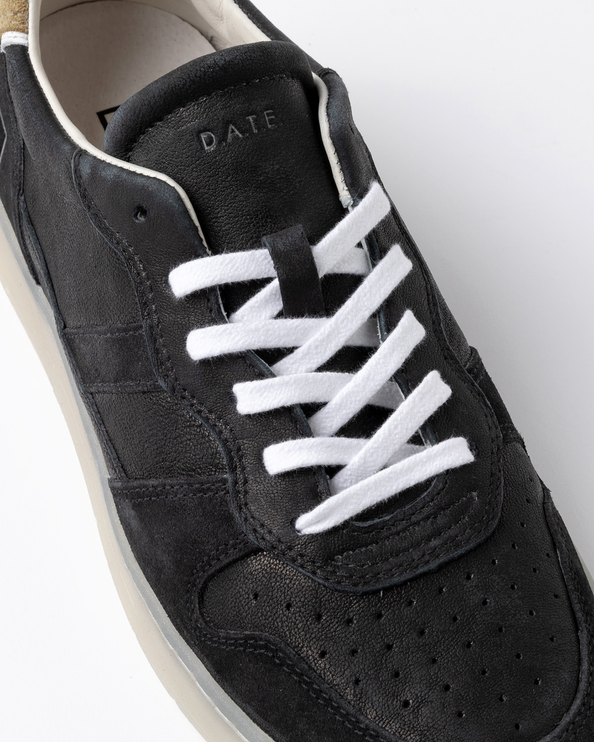 D.A.T.E.: COURT 2.0 TRANSPARENT BLACK