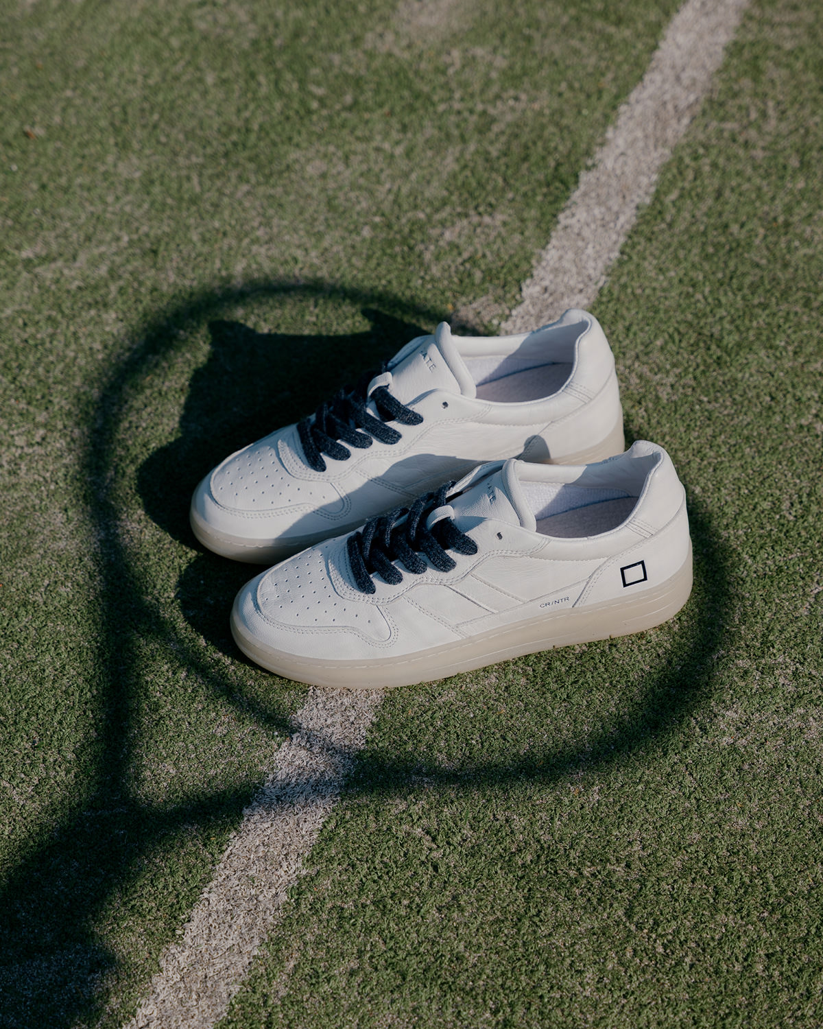 D.A.T.E.: COURT 2.0 TRANSPARENT WHITE