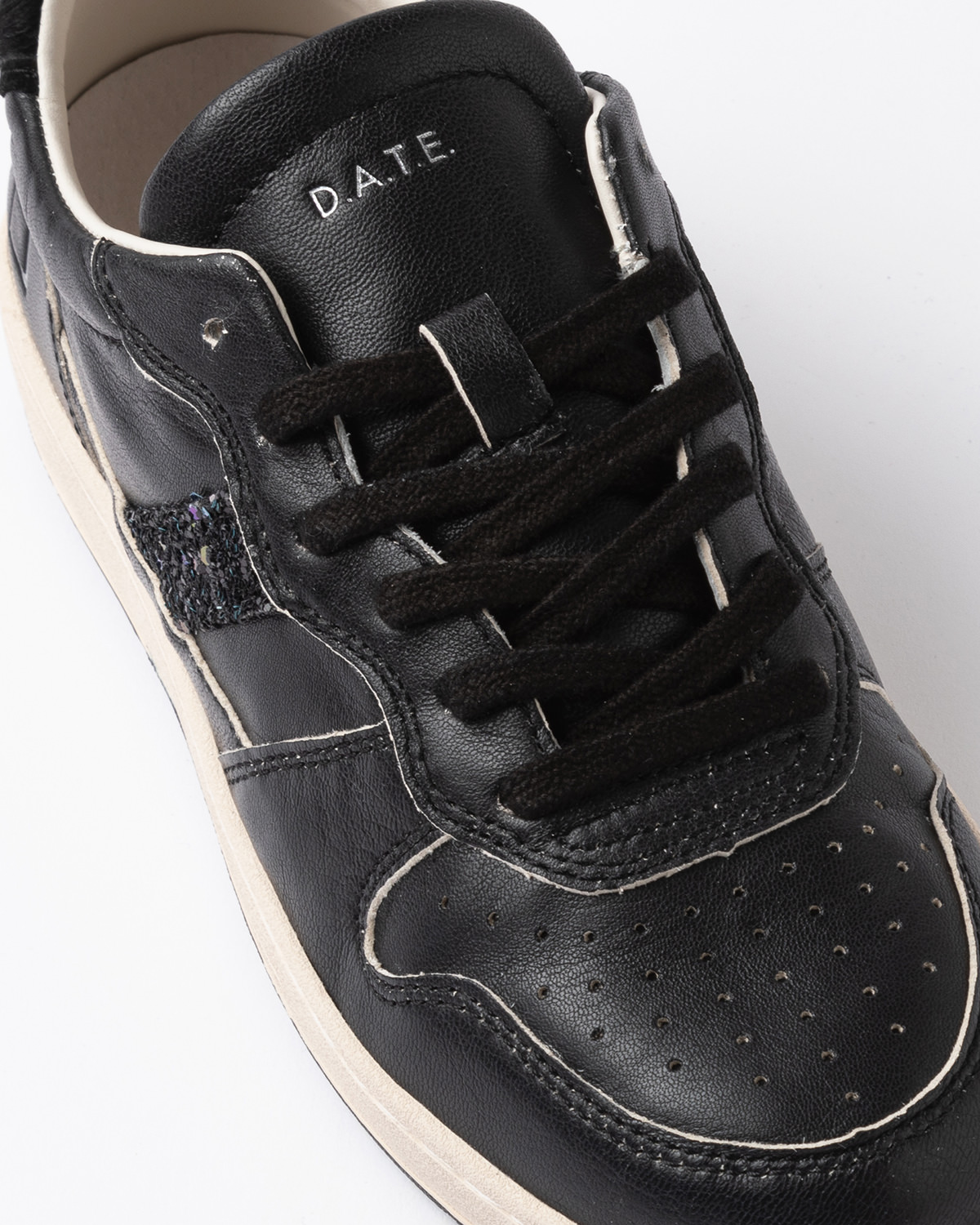 D.A.T.E.: COURT 2.0 VINTAGE CALF BLACK