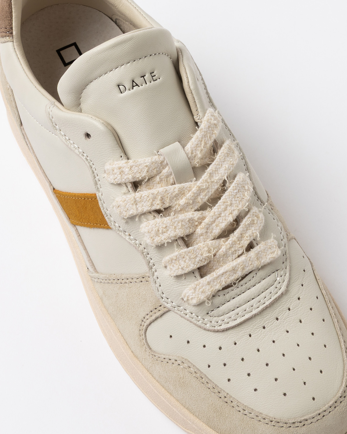 D.A.T.E.: COURT 2.0 VINTAGE CALF IVORY