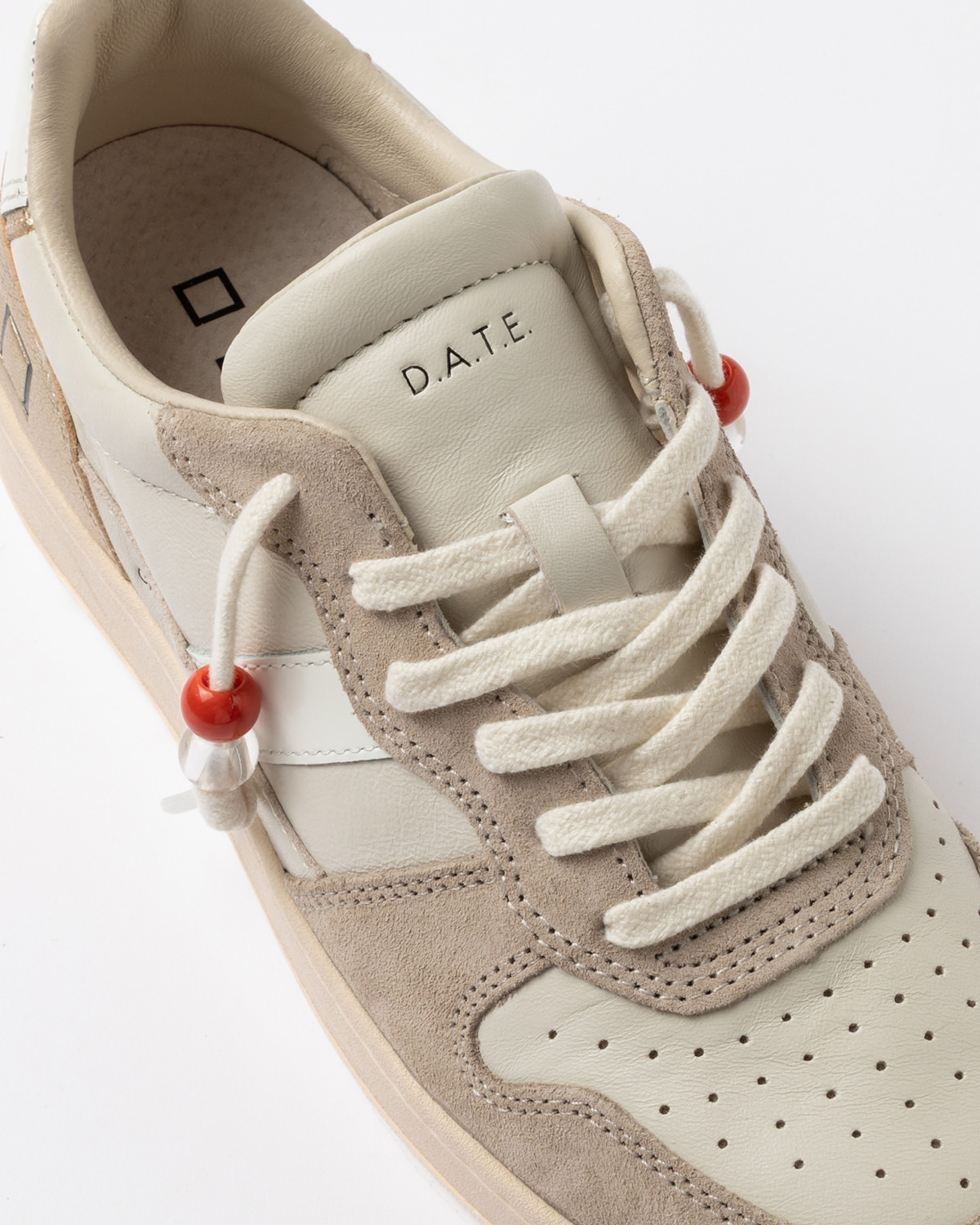 D.A.T.E.: COURT 2.0 VINTAGE CALF IVORY