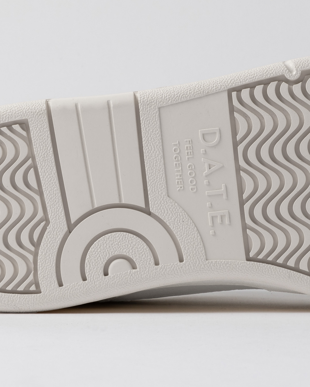 D.A.T.E.: COURT 2.0 VINTAGE CALF WHITE