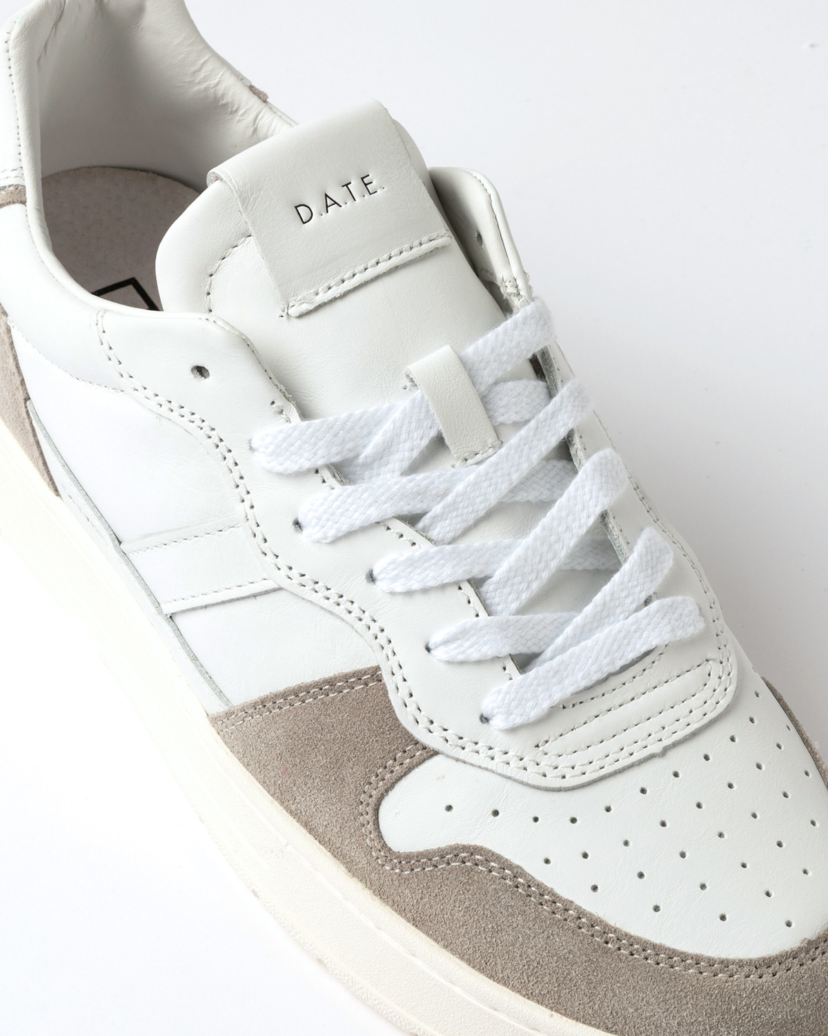 D.A.T.E.: COURT 2.0 VINTAGE CALF WHITE-BEIGE 