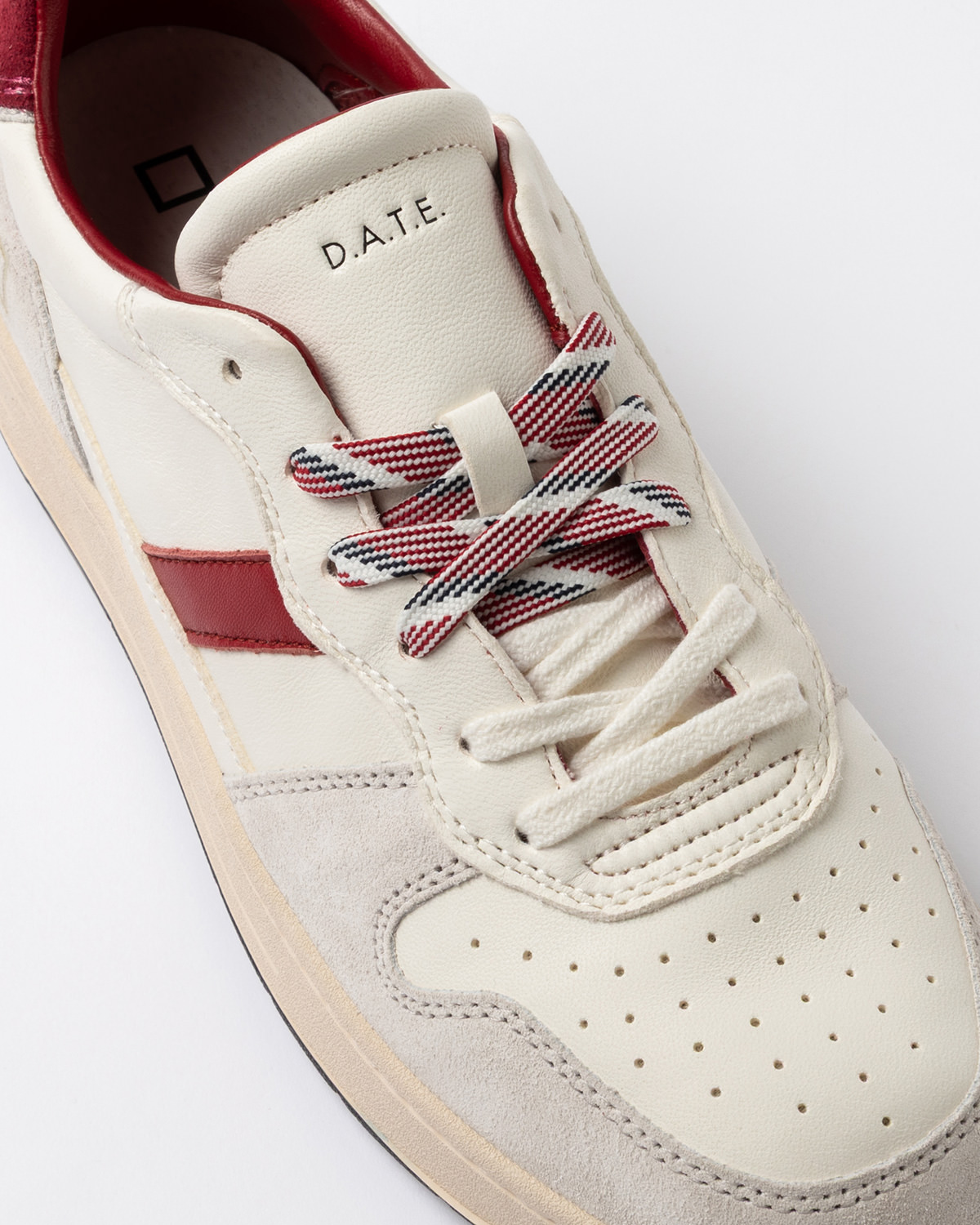 D.A.T.E.: COURT 2.0 VINTAGE CALF WHITE-BORDEAUX