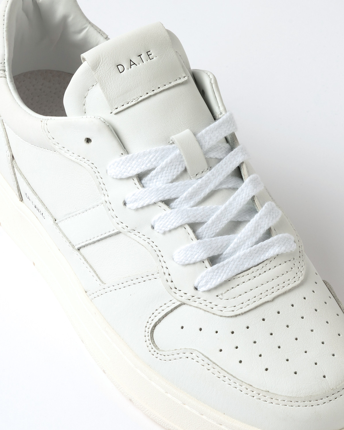 D.A.T.E.: COURT 2.0 VINTAGE CALF WHITE