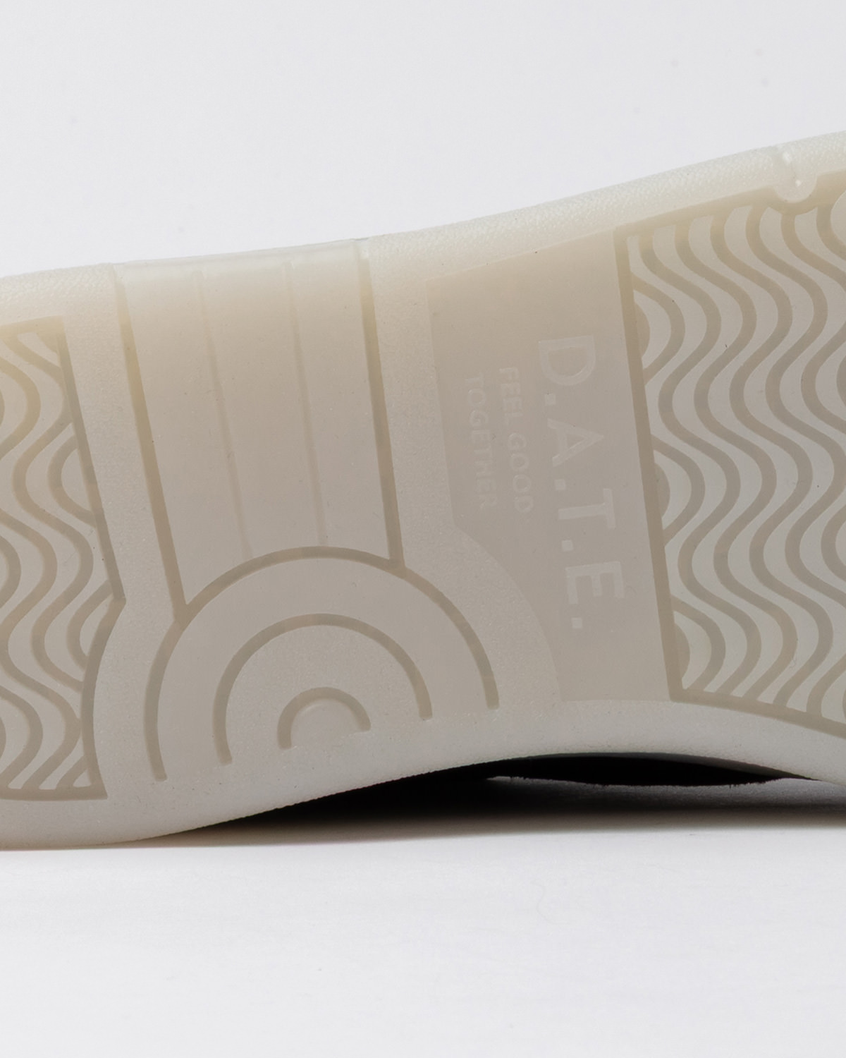 D.A.T.E.: COURT 2.0 VINTAGE CALF WHITE-GREY