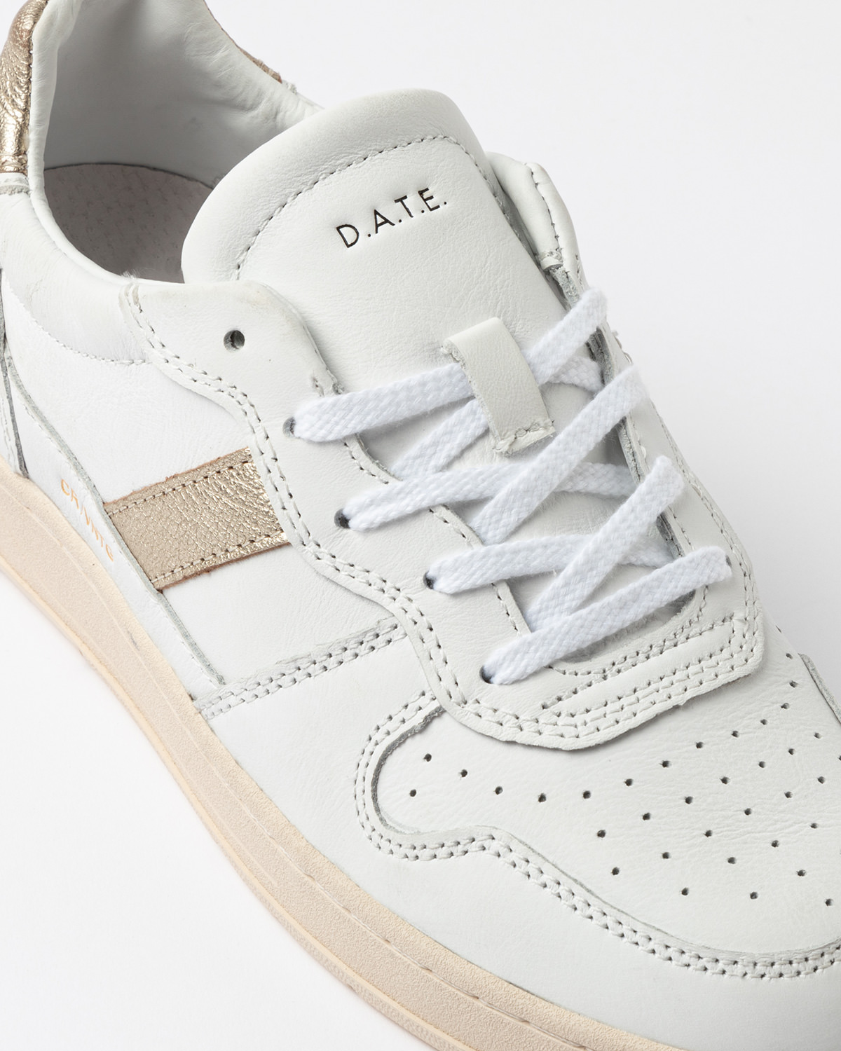 D.A.T.E.: COURT 2.0 VINTAGE CALF WHITE-PLATINUM