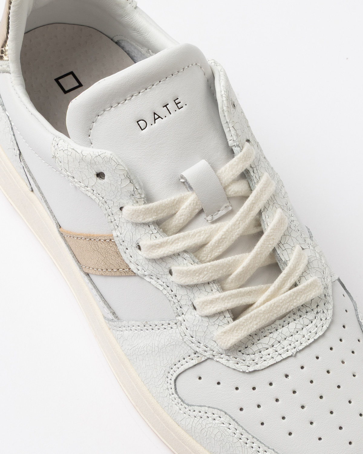 D.A.T.E.: COURT 2.0 VINTAGE CALF WHITE-PLATINUM
