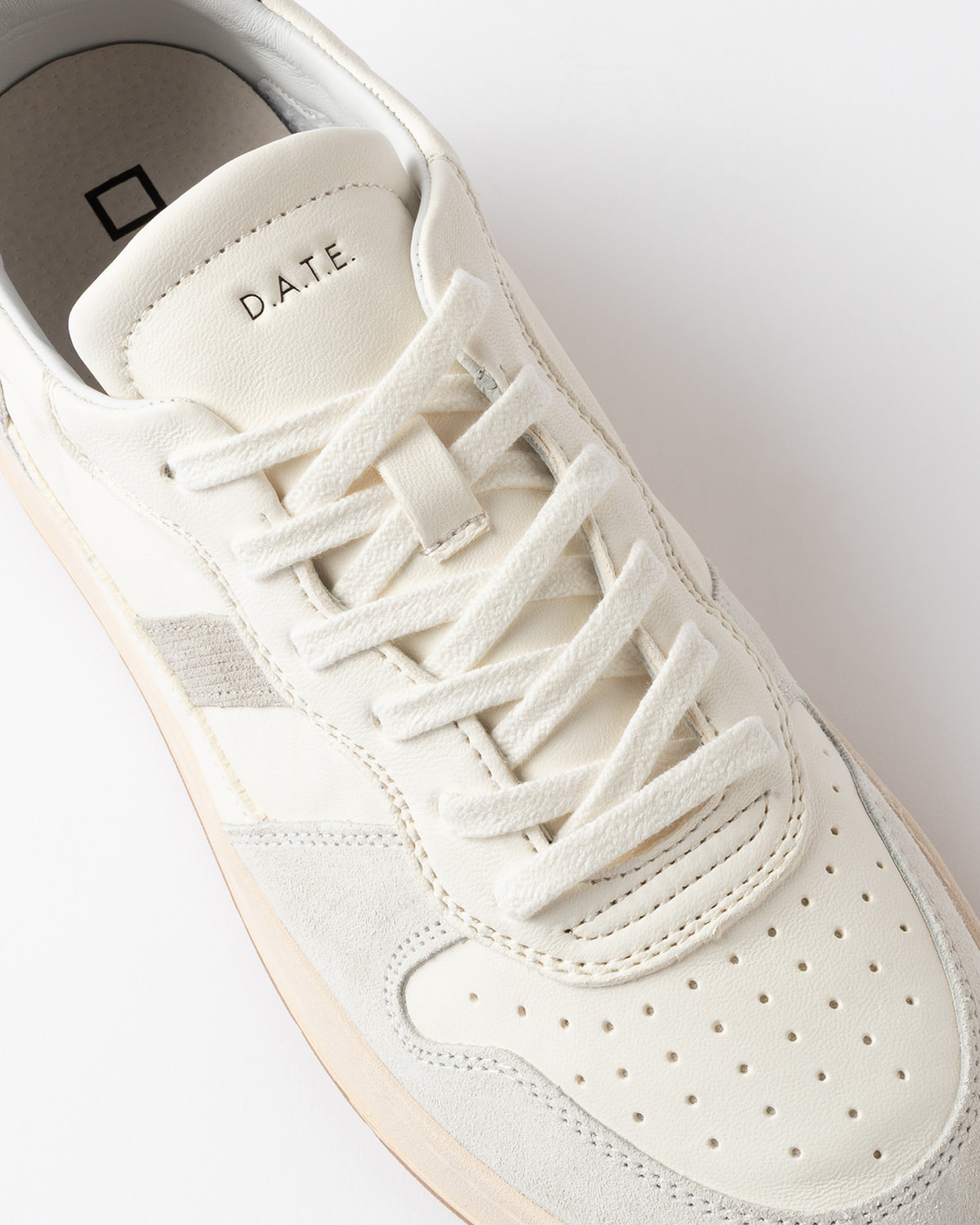 D.A.T.E.: COURT 2.0 VINTAGE MILK