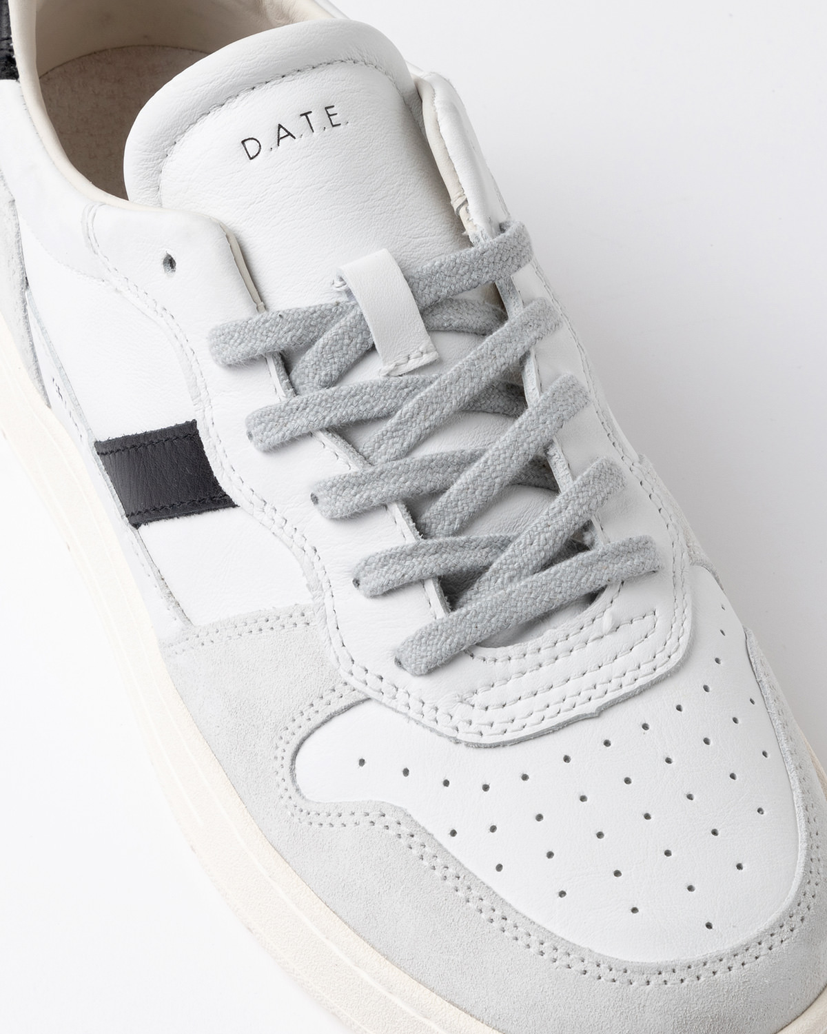 D.A.T.E.: COURT 2.0 VINTAGE WHITE-BLACK