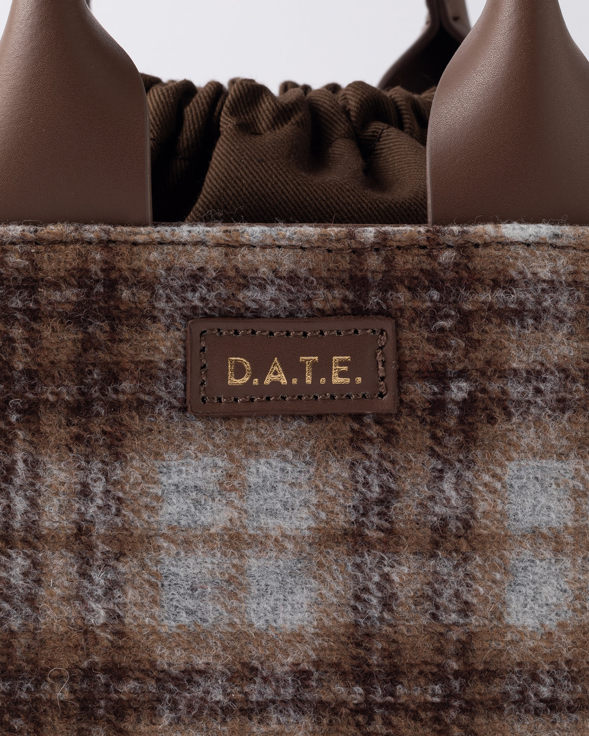 D.A.T.E.: CUBO BAG CHECK TAUPE