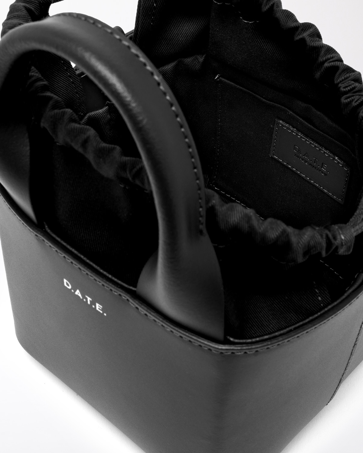 D.A.T.E.: CUBO BAG LEATHER BLACK