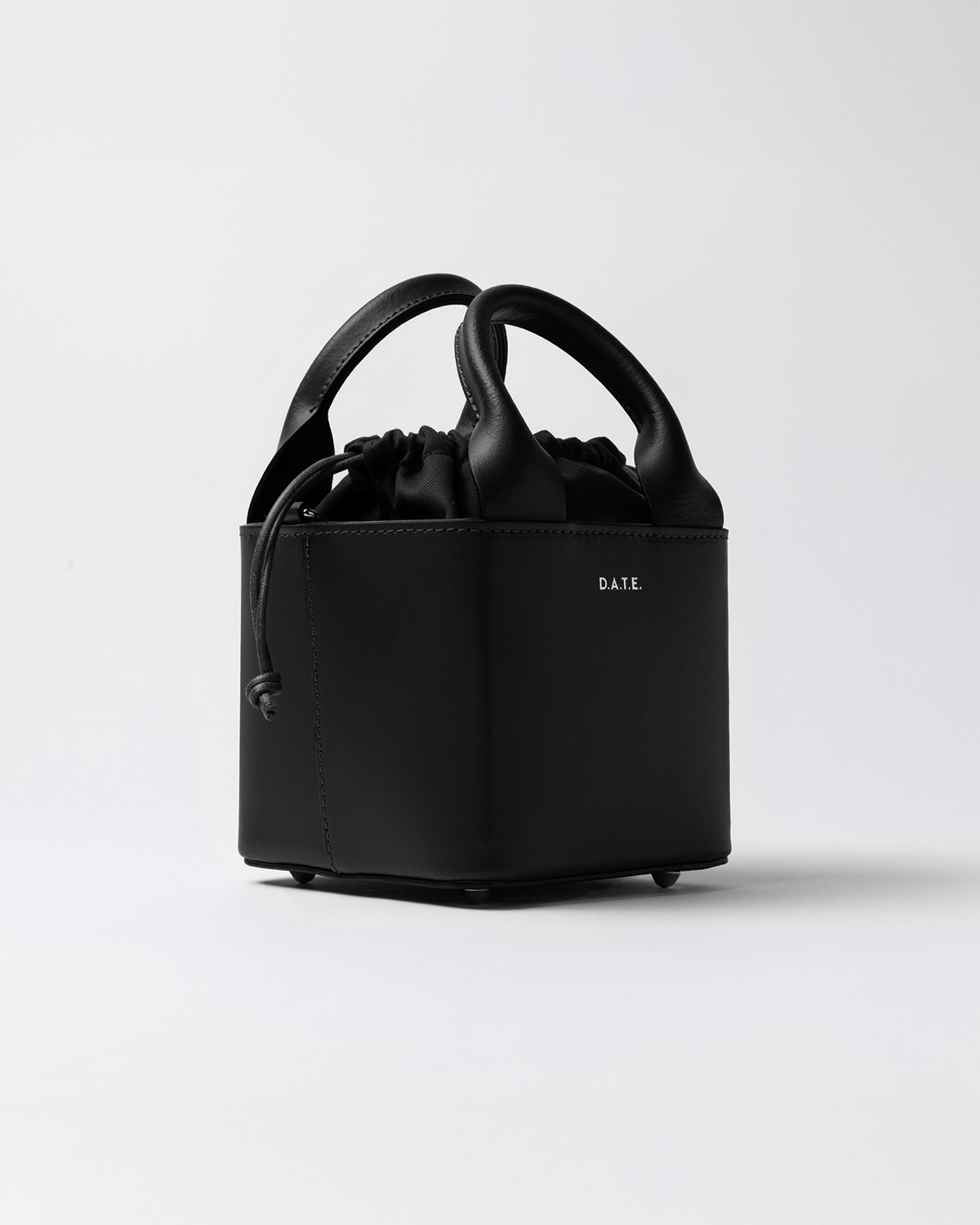 D.A.T.E.: CUBO BAG LEATHER BLACK
