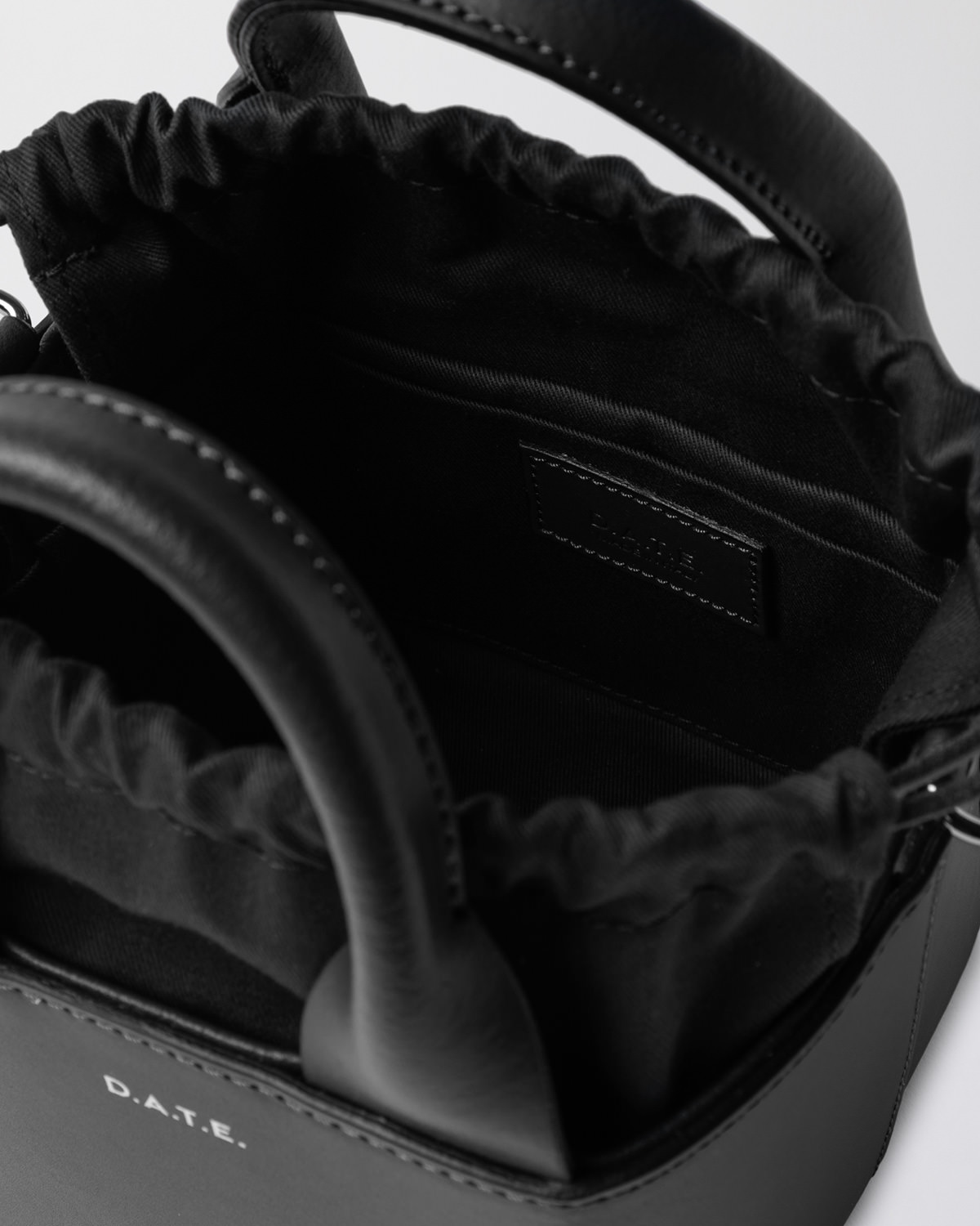 D.A.T.E.: CUBO BAG LEATHER BLACK